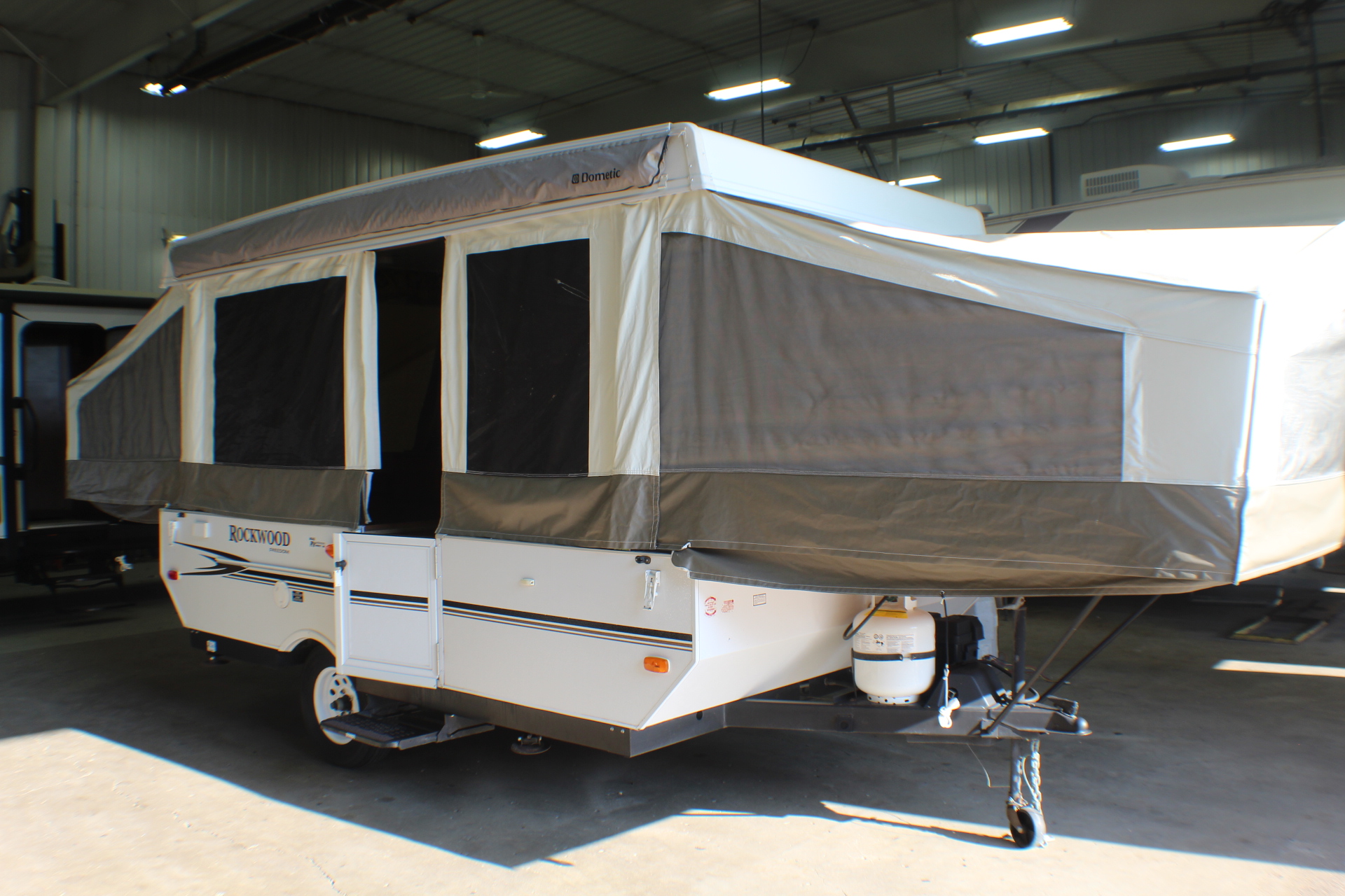 2011 Rockwood Freedom 2270 tent camper - Corral Sales RV