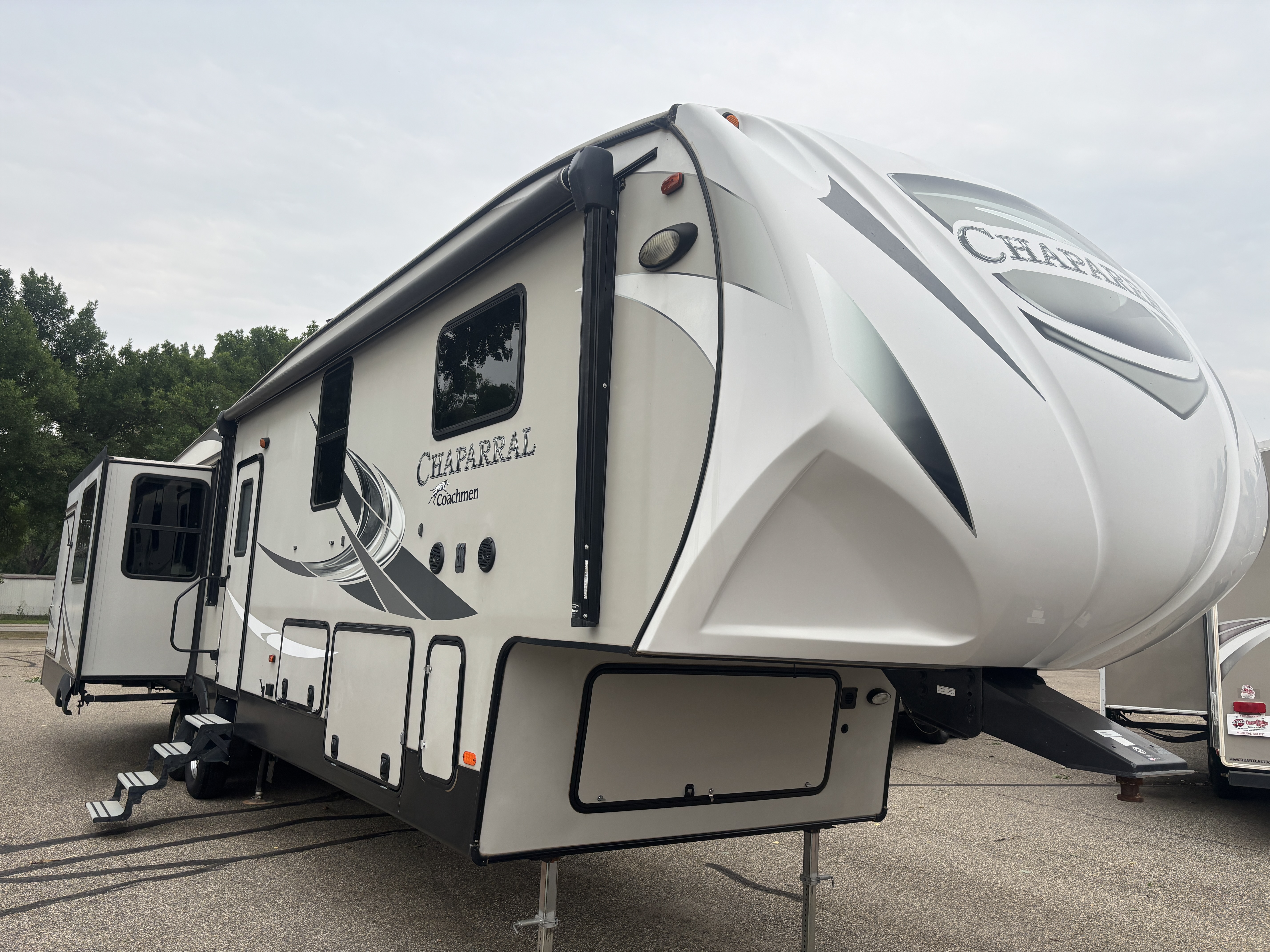 2019 Coachmen Chaparral 391qsmb